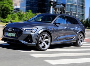 Audi e-tron S – quattro trimoto