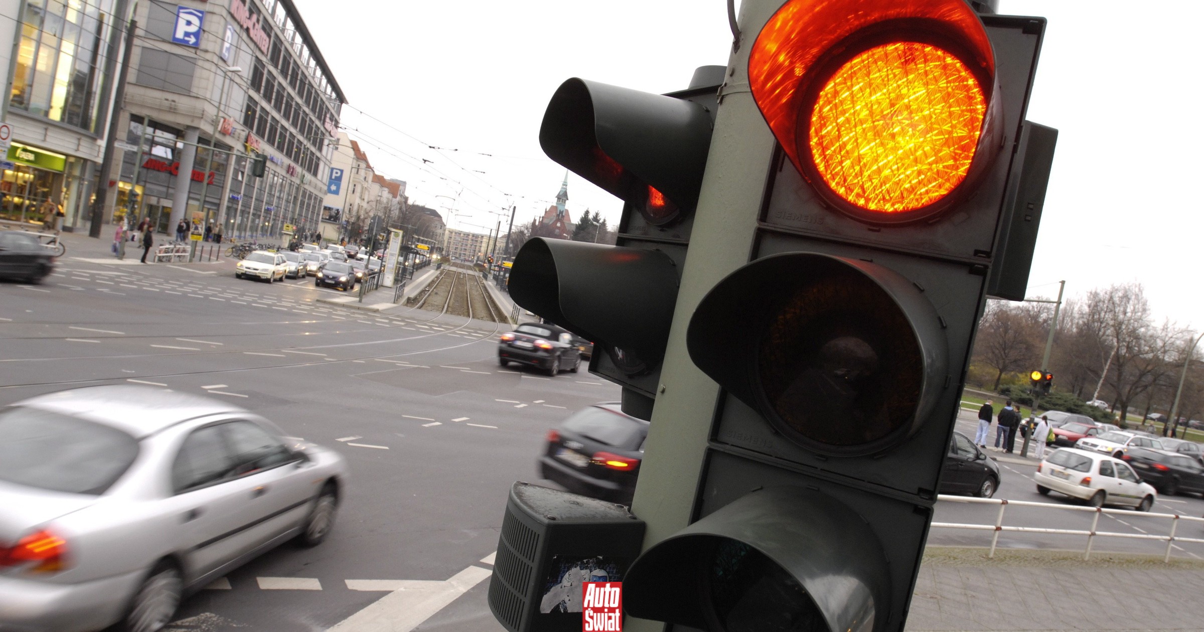 Za te błędy na czerwonym świetle nie dostaniesz mandatu. Zapłacisz za nie w serwisie