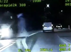 Zrobił to na oczach policji. Reakcja była natychmiastowa [WIDEO]