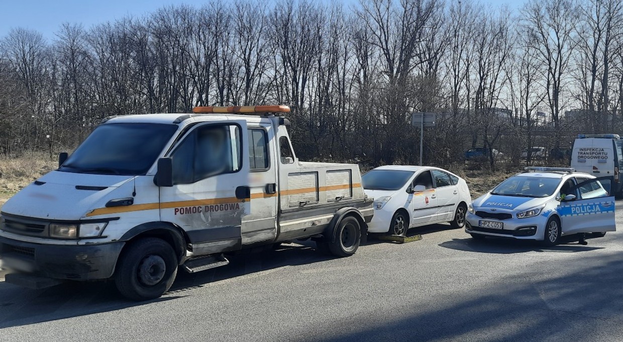 Pseudotaksówka wyeliminowana. Kierowca nie miał licencji, miał za to podrobione prawko