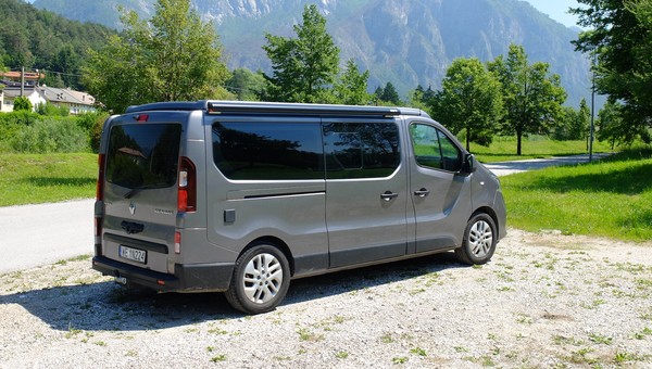 Renault Trafic z zabudową kempingową Wavecamper - alternatywa dla Volkswagena Californii?