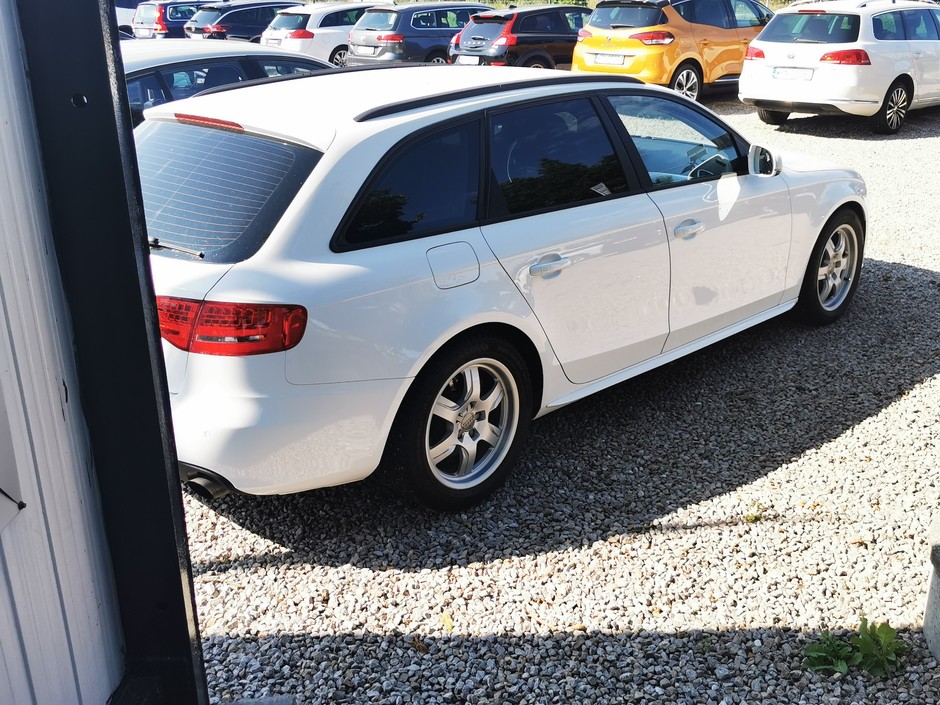 Audi A4 Avant Quattro - biały "szwed" z silnikiem benzynowym. Miły sprzedawca, ale auto pokolizyjne i podrdzewiałe
