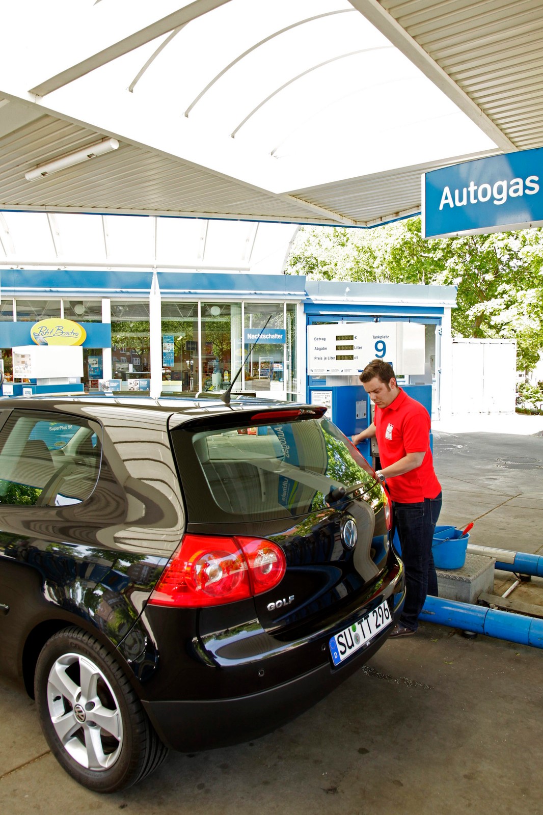 Tankowanie gazu za granicą: Nie wszędzie tak łatwo, jak u nas!