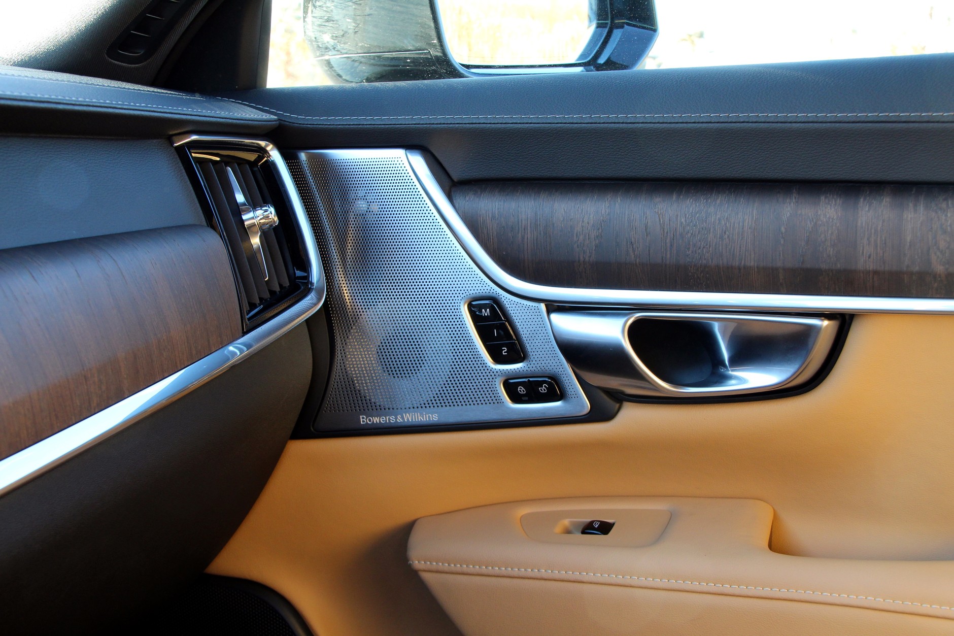 Volvo V90 T8 Ultra Dark