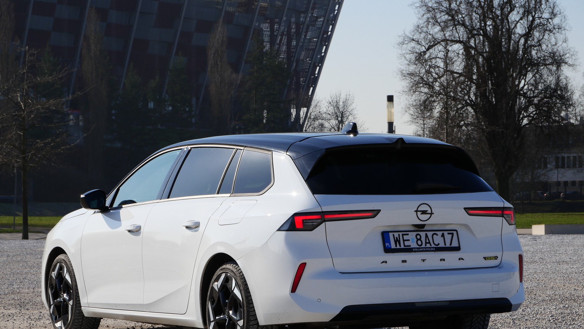 Opel Astra Sports Tourer GSe plug-in hybrid 225 KM