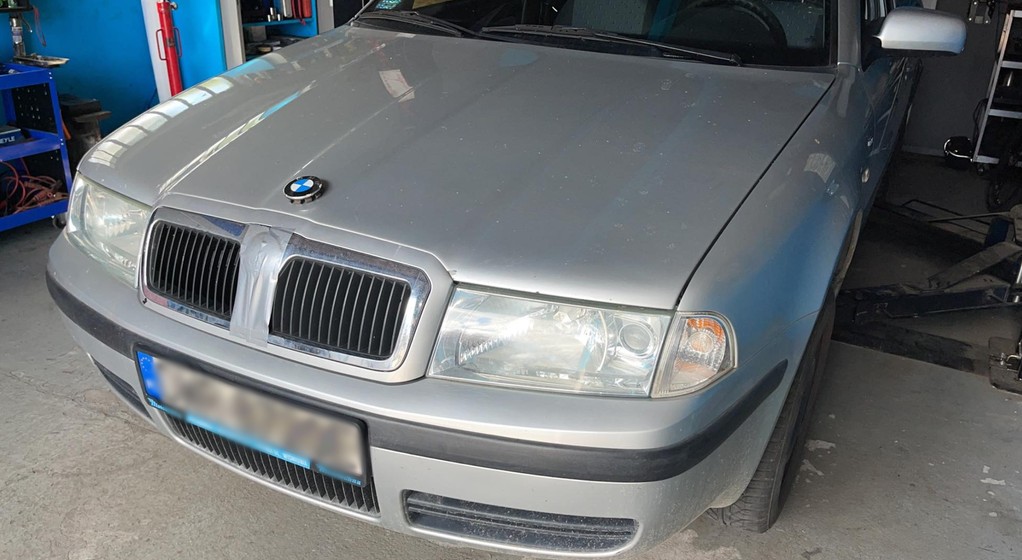 Zmienił grill Skody w BMW