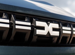 Dacia nie bawi się w półśrodki. Pokochamy ją jeszcze bardziej z tym tanim autem za 75 tys. zł