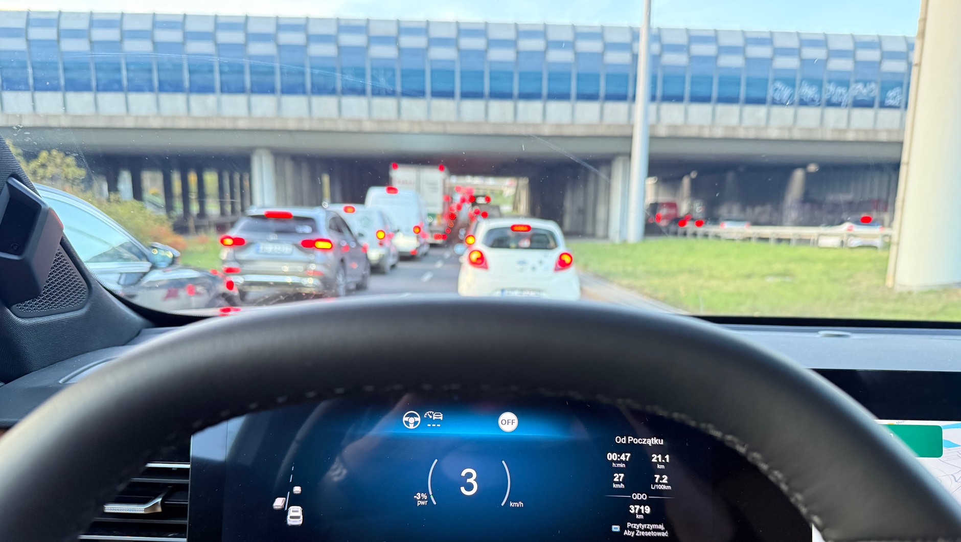 W wyświetlaczu przed kierowcą wszystko się odbija