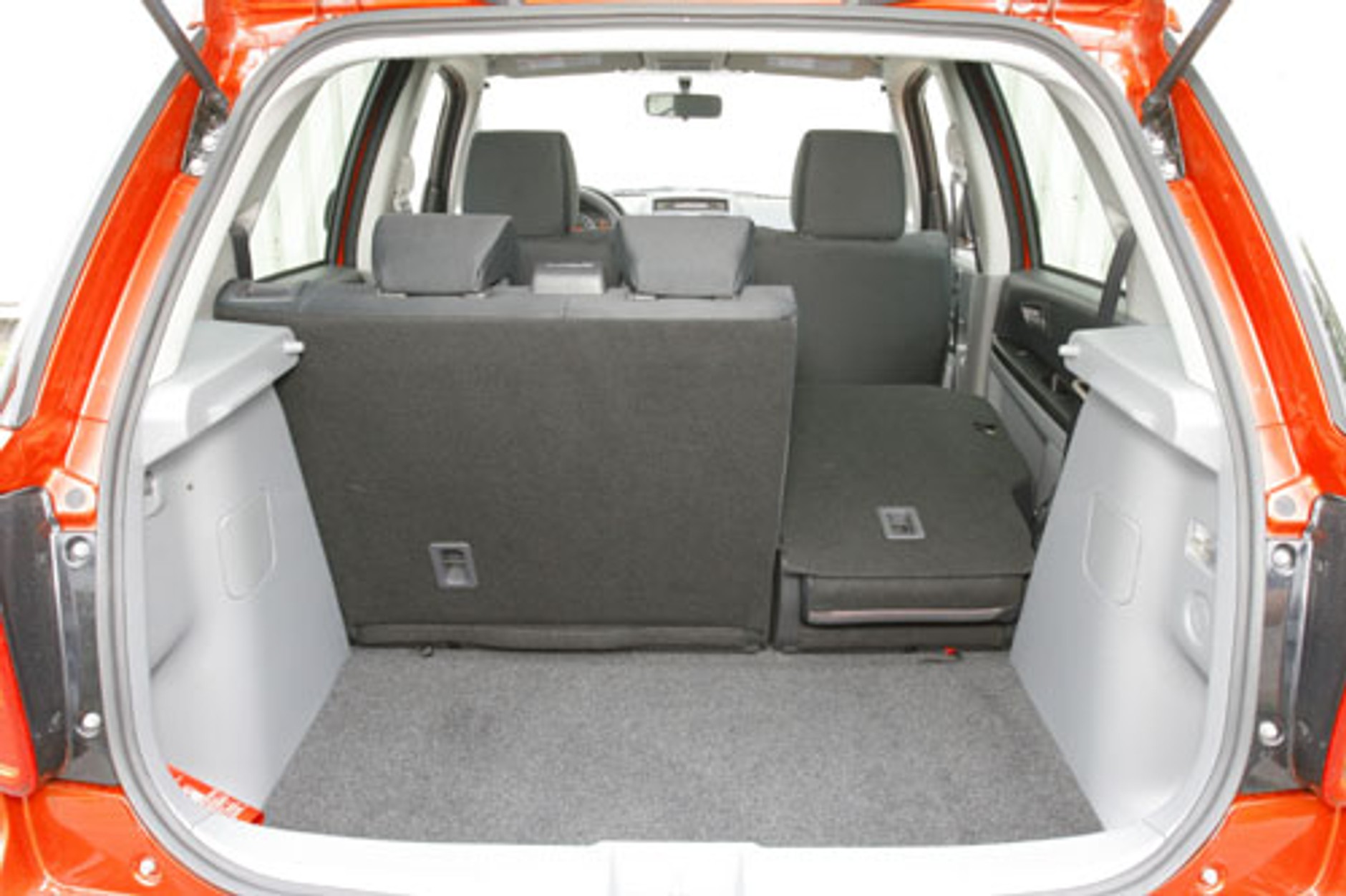 Suzuki SX4 1.6 GS - Uzdolniony kompakt