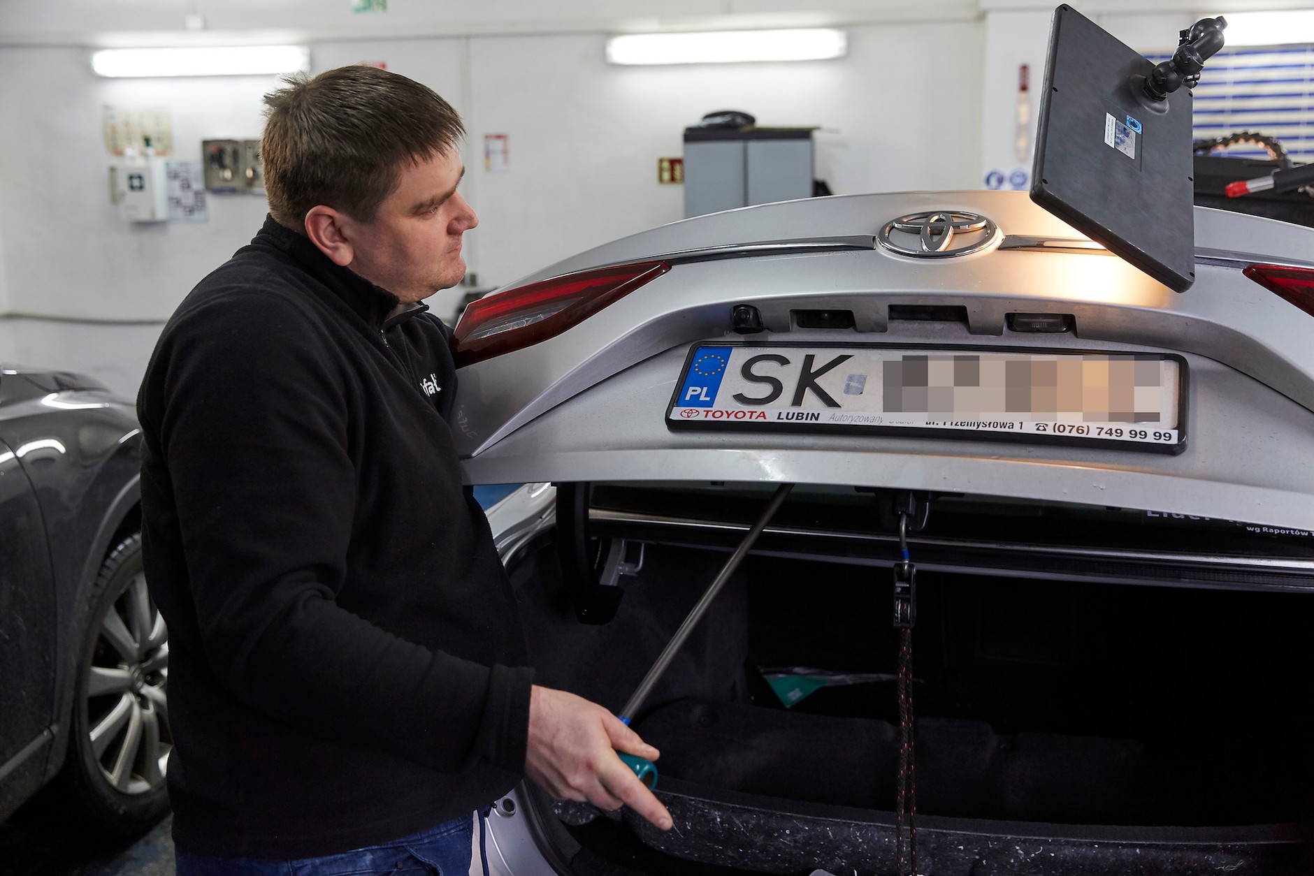 Naprawa blacharska - jaka grubość szpachli jest w porządku?