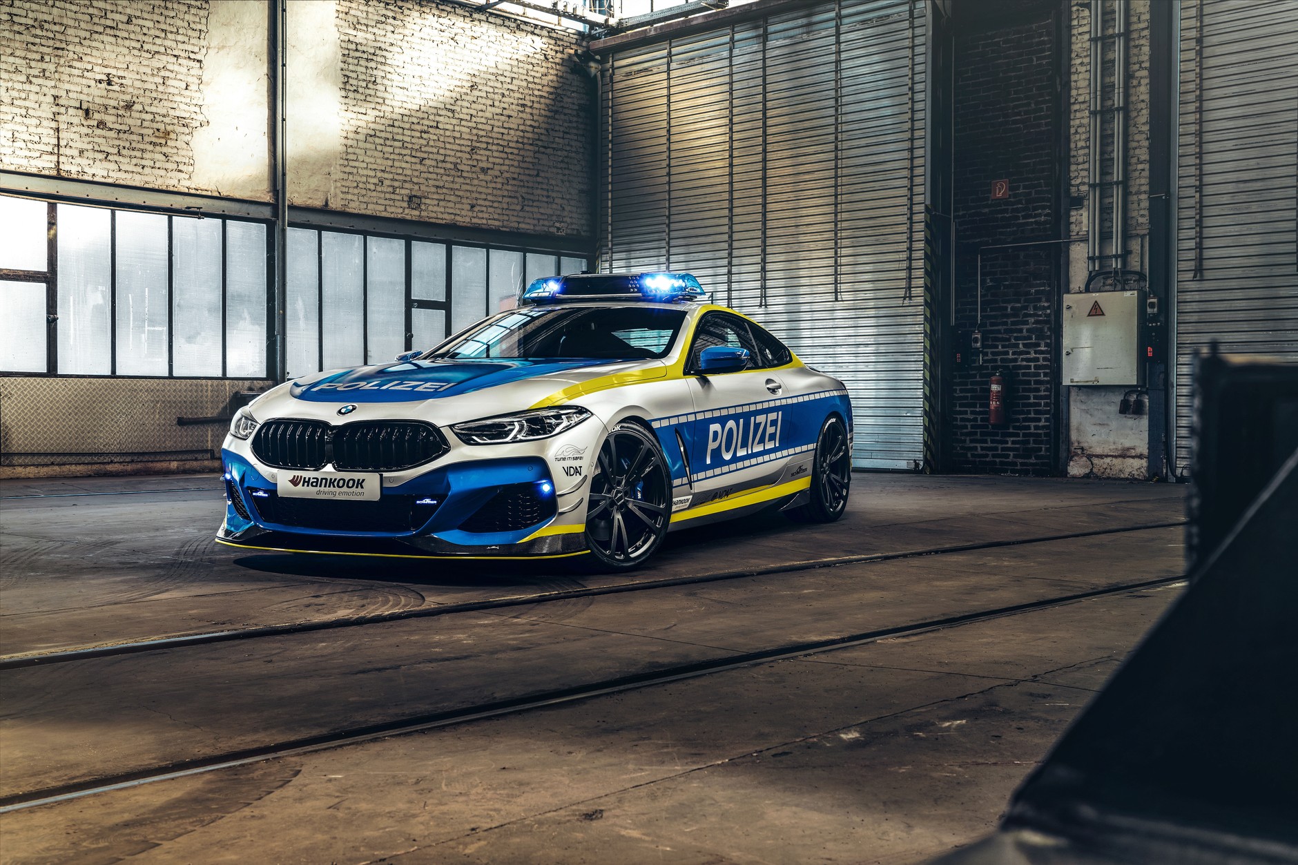 Policyjne BMW M850i AC Schnitzer