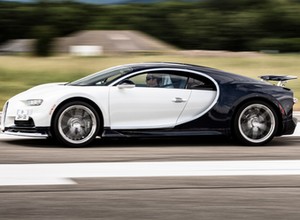 Bugatti Chiron, czyli najszybsze auto świata, pojawiło się w Warszawie