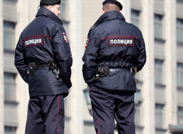 Policjant poprosił pijanego kierowcę o przeparkowanie auta, a ten to zrobił. Straci prawo jazdy