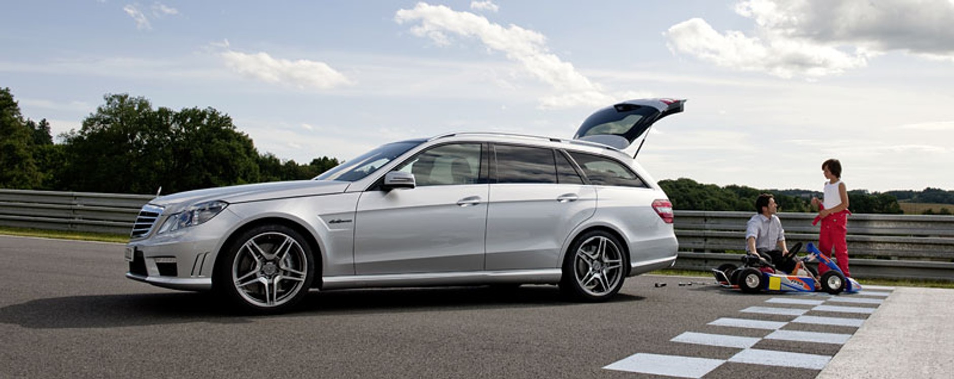 IAA Frankfurt 2009: Mercedes-Benz E 63 AMG T – pierwsze wrażenia, fotogaleria