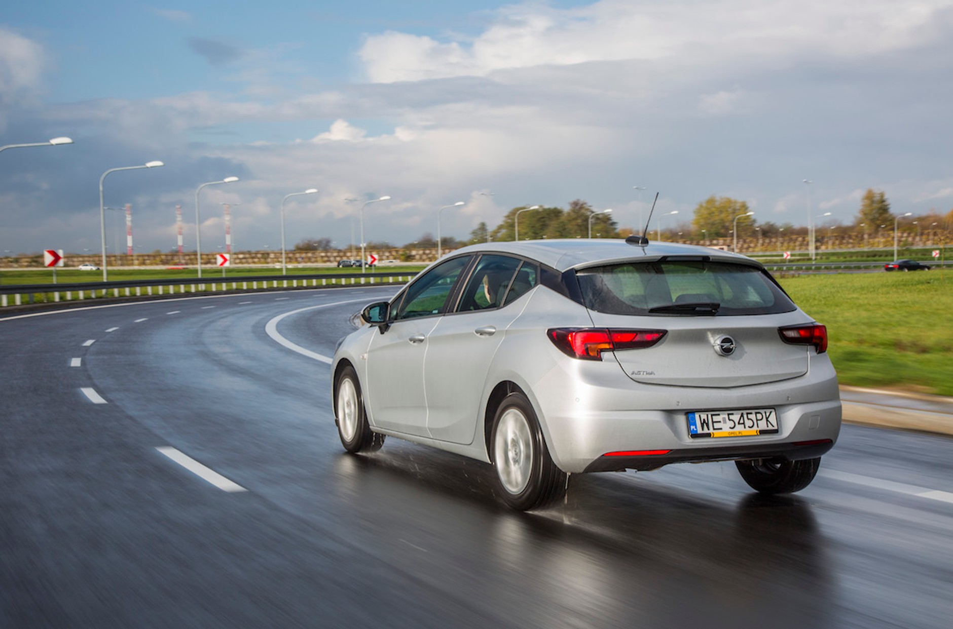 Opel Astra - na rynku od 2015 r., kosztuje od 59 900 zł