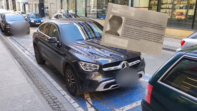 Parkowanie na miejscu dla niepełnosprawnych