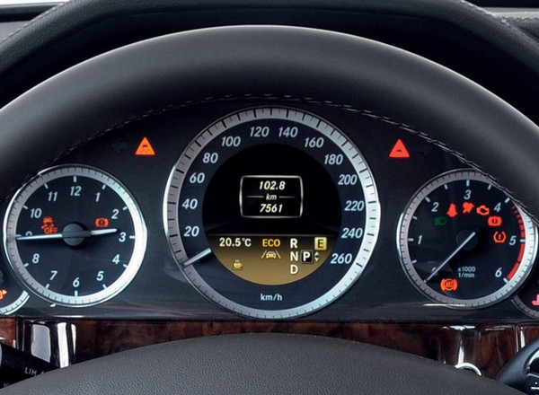 Dlaczego zimą auto zużywa więcej paliwa? Nie tylko pogoda jest winna