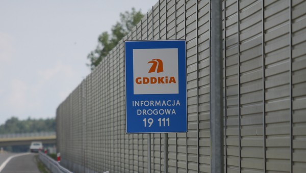 Specjalny numer widoczny przy drogach. Zadzwoniłem i sprawdziłem