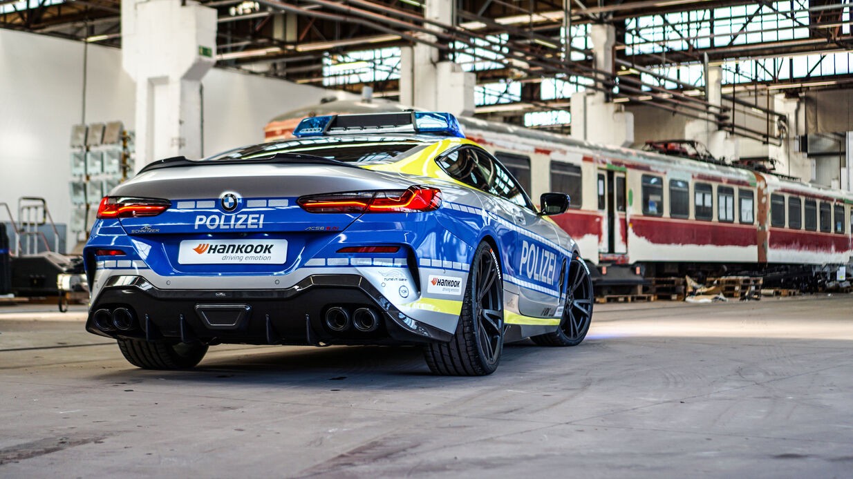 Policyjne BMW M850i AC Schnitzer