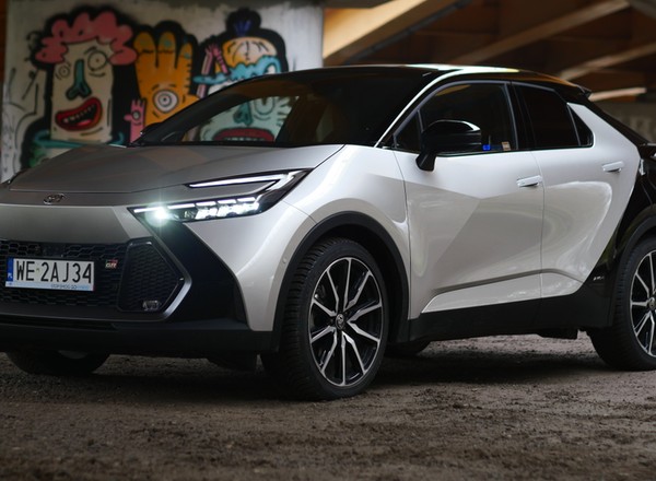 Nowa Toyota C-HR: poznasz ją (nie tylko) po klamkach