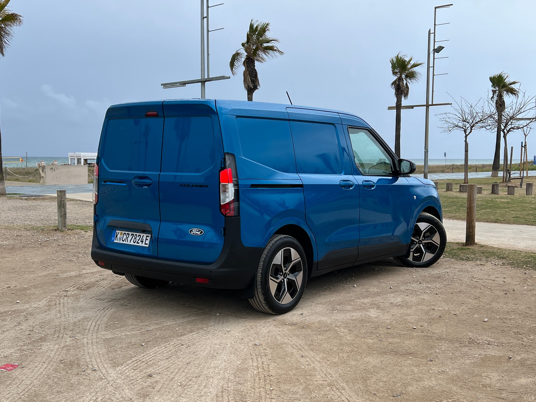 Ford E-Transit Courier