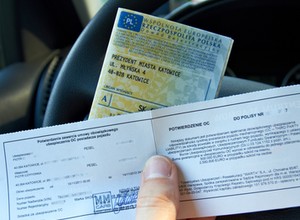 Każdy kierowca musi o tym pamiętać. Już jeden dzień spóźnienia to 1400 zł kary