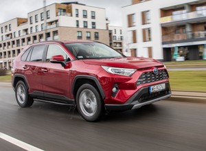 Toyota: ponad połowa sprzedaży w Europie to hybrydy