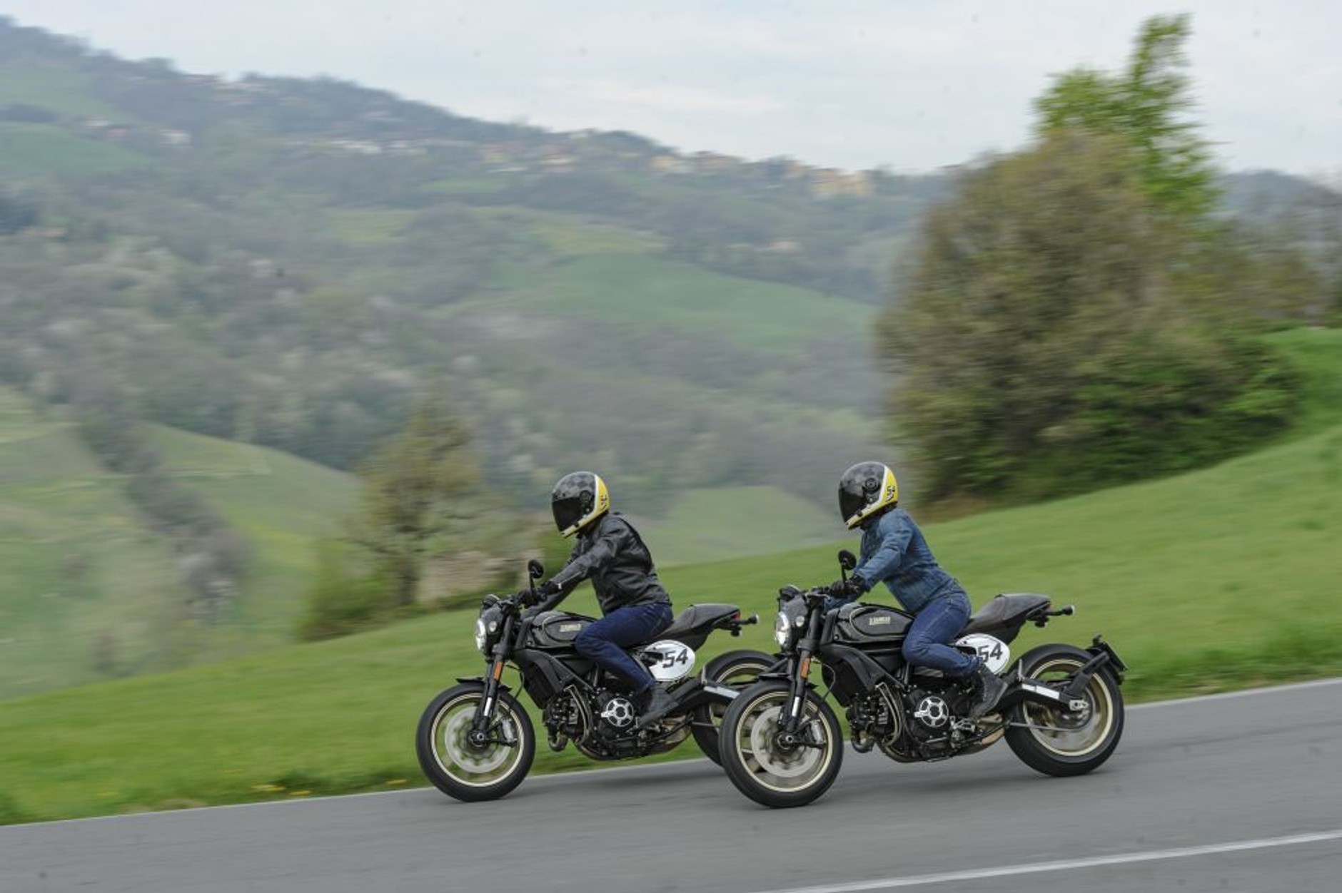 Scrambler Cafe Racer uwielbia takie wycieczki...