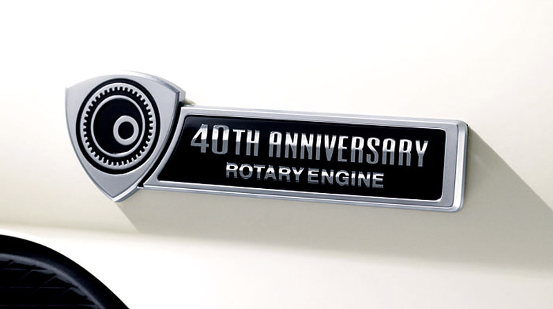 Mazda świętuje 40 lat silnika z wirującym tłokiem w modelu RX-8