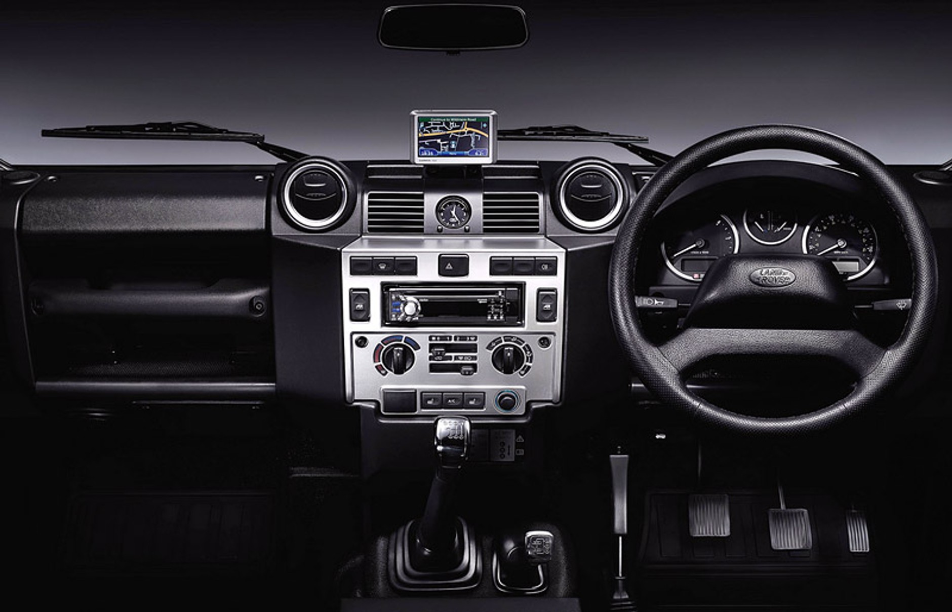 Land Rover Defender 110 SVX: jubilat na długim podwoziu