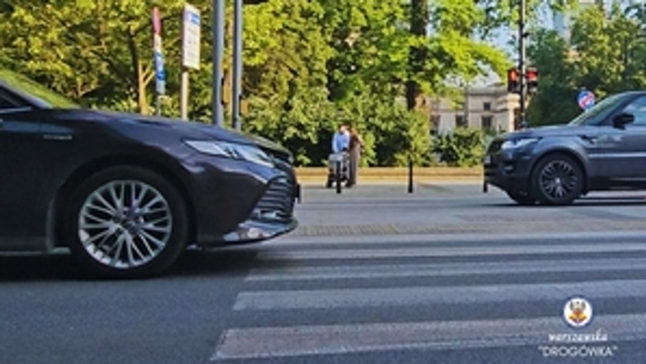 Obraz pochodzący z serwisu https://legionowo.policja.gov.pl/ple/aktualnosci/131295,BEZPIECZENSTWO-PIESZYCH-dzialania-policjantow-quotdrogowkiquot.html