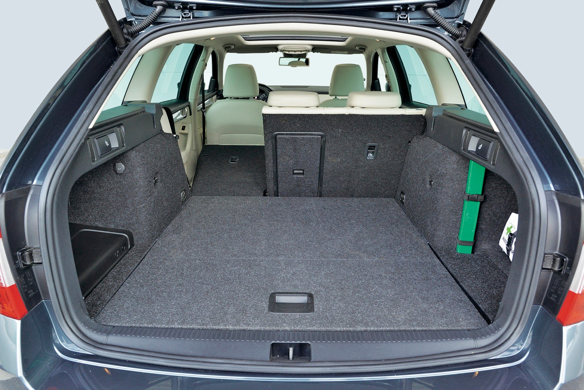 12 cylindrów... i aż 4 auta: Focus, cee'd, Astra i Octavia