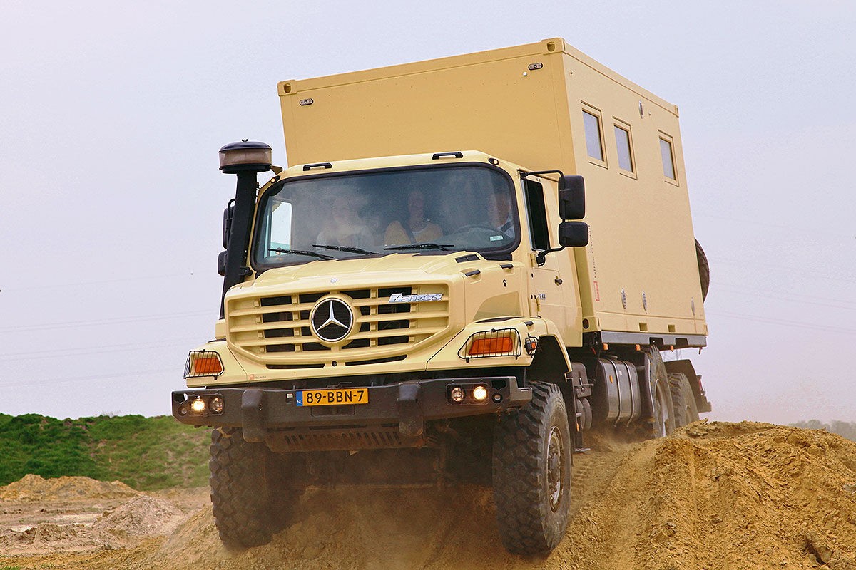 Mercedes-Benz Zetros 6x6 z drugiej ręki w roli rodzinnego kampera.