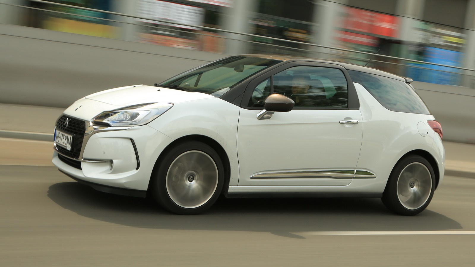 DS 3: ładne kształty, mocny silnik, ciekawe dodatki.