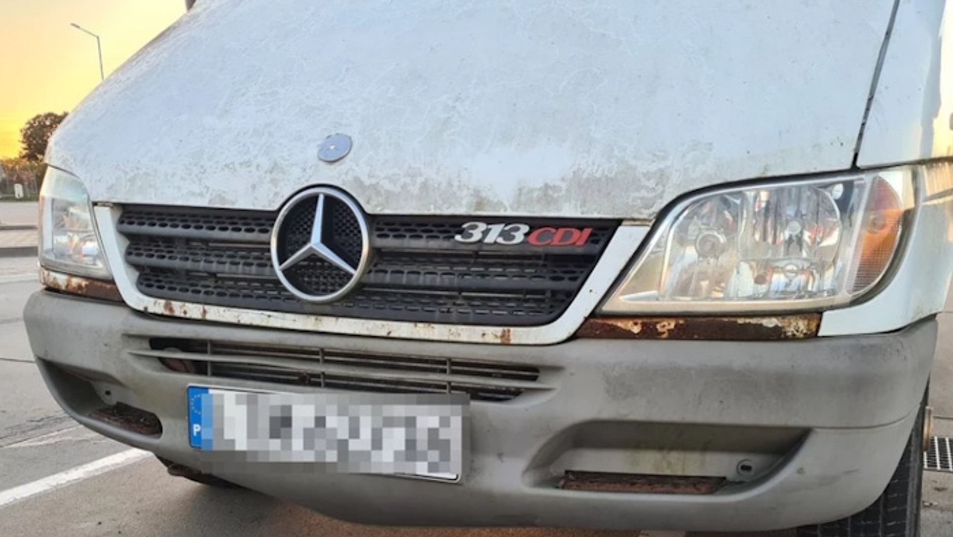Policjanci z Lublina zatrzymali na S12 auto dostawcze w złym stanie