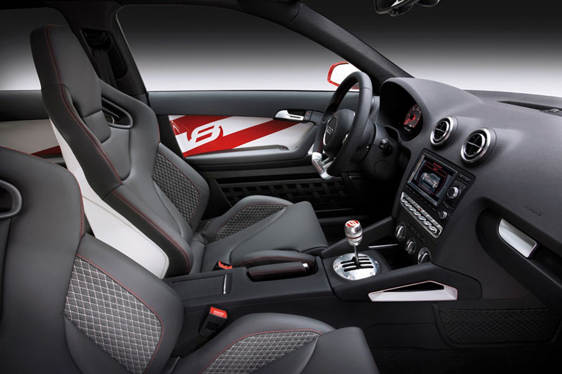 Audi A3 TDI clubsport quattro: 2.0 TDI (165 kW, 450 Nm)