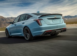 W USA huczy od plotek. Kultowe sedany mają zostać zastąpione elektrykami. Wersje V też
