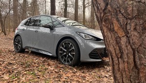 Cupra Born. Hot hatch i silnik elektryczny: czy takie połączenie ma sens?