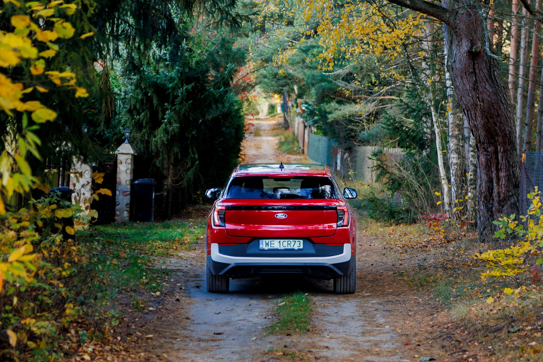 Ford Explorer EV powstał na platformie Volkswagena, ale na pierwszy rzut oka trudno to zauważyć