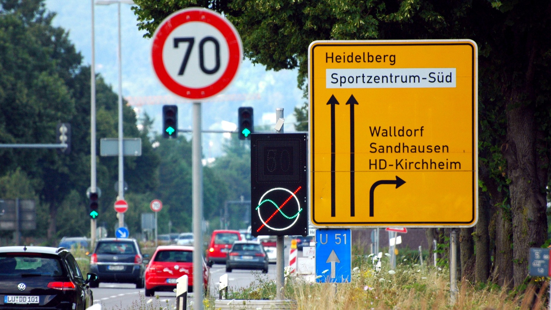 Interaktywne znaki pokazujące z jaką prędkością należy jechać