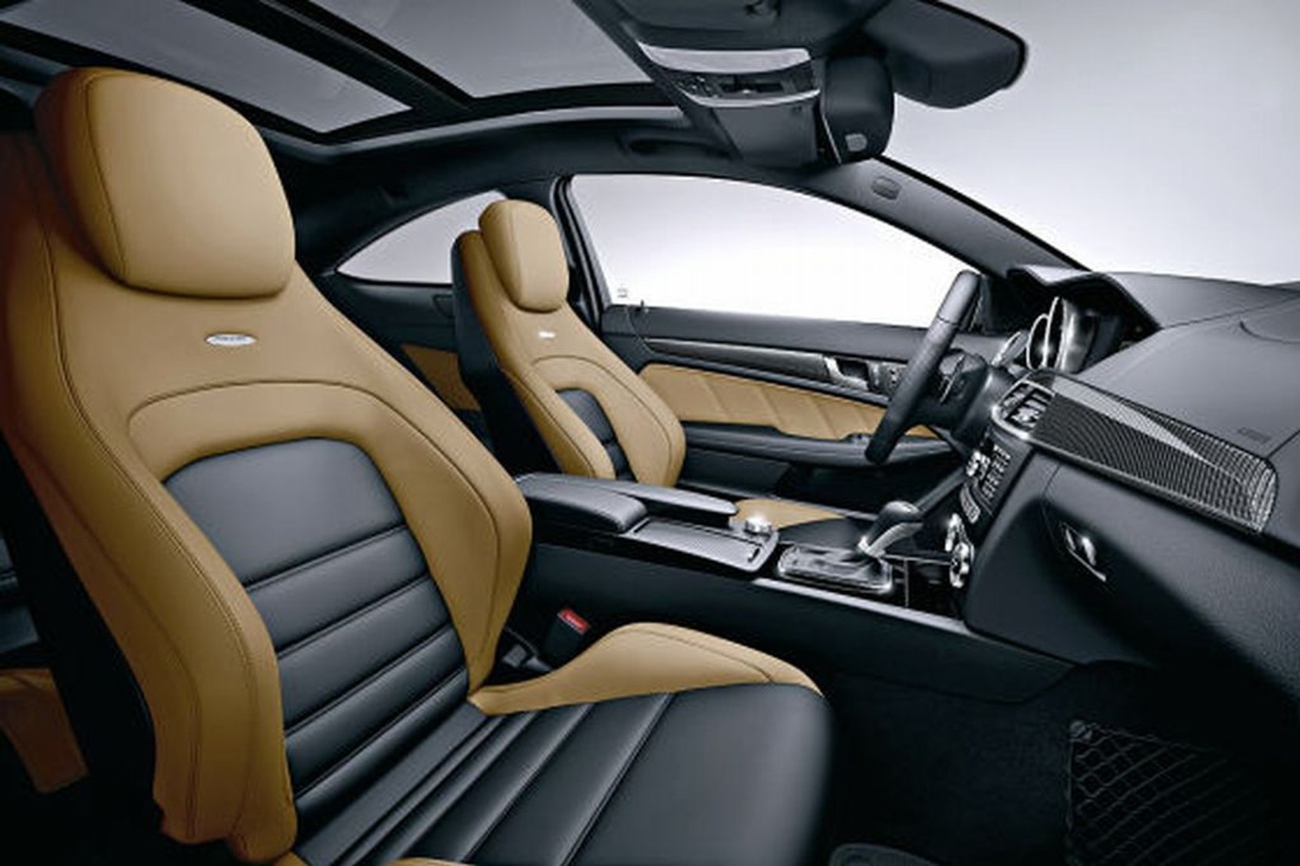 Mercedes C63 AMG Coupé – rodzina w komplecie