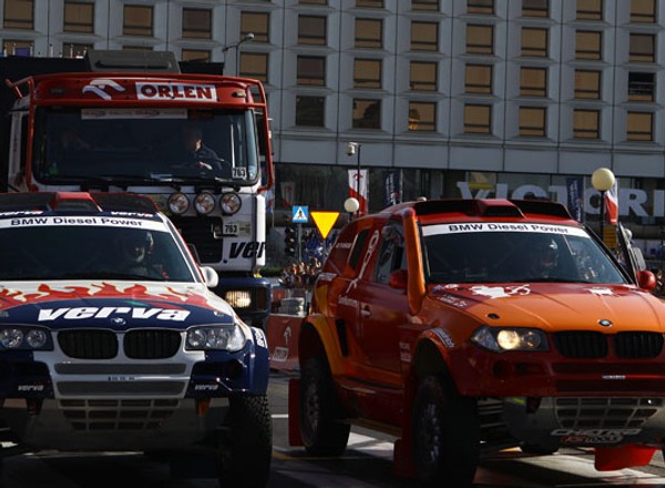Dakar 2011: Hołowczyc wraz z gwiazdami w zespole X-raid