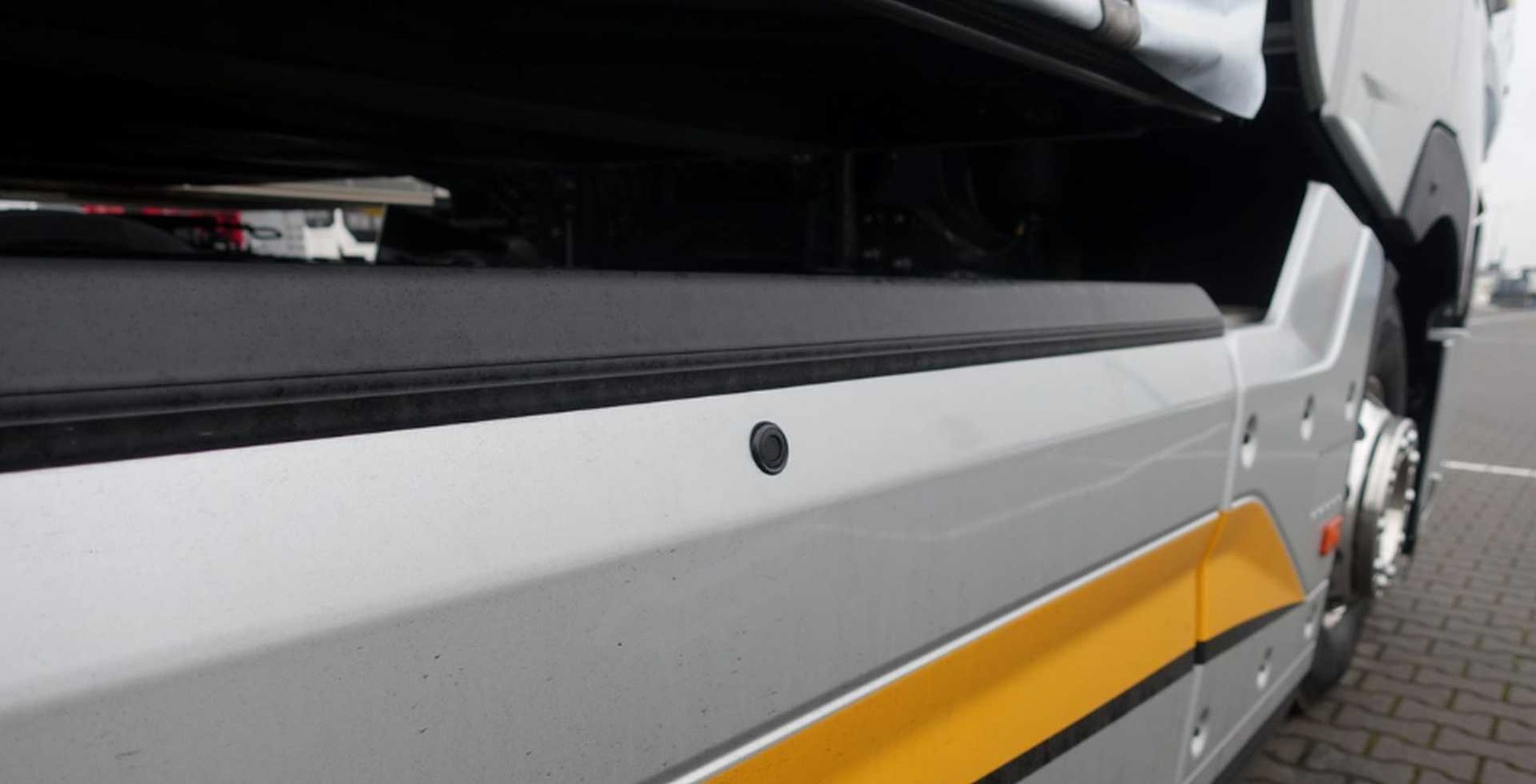 Monitorowanie martwego pola - asystent kierowcy ciężarówki