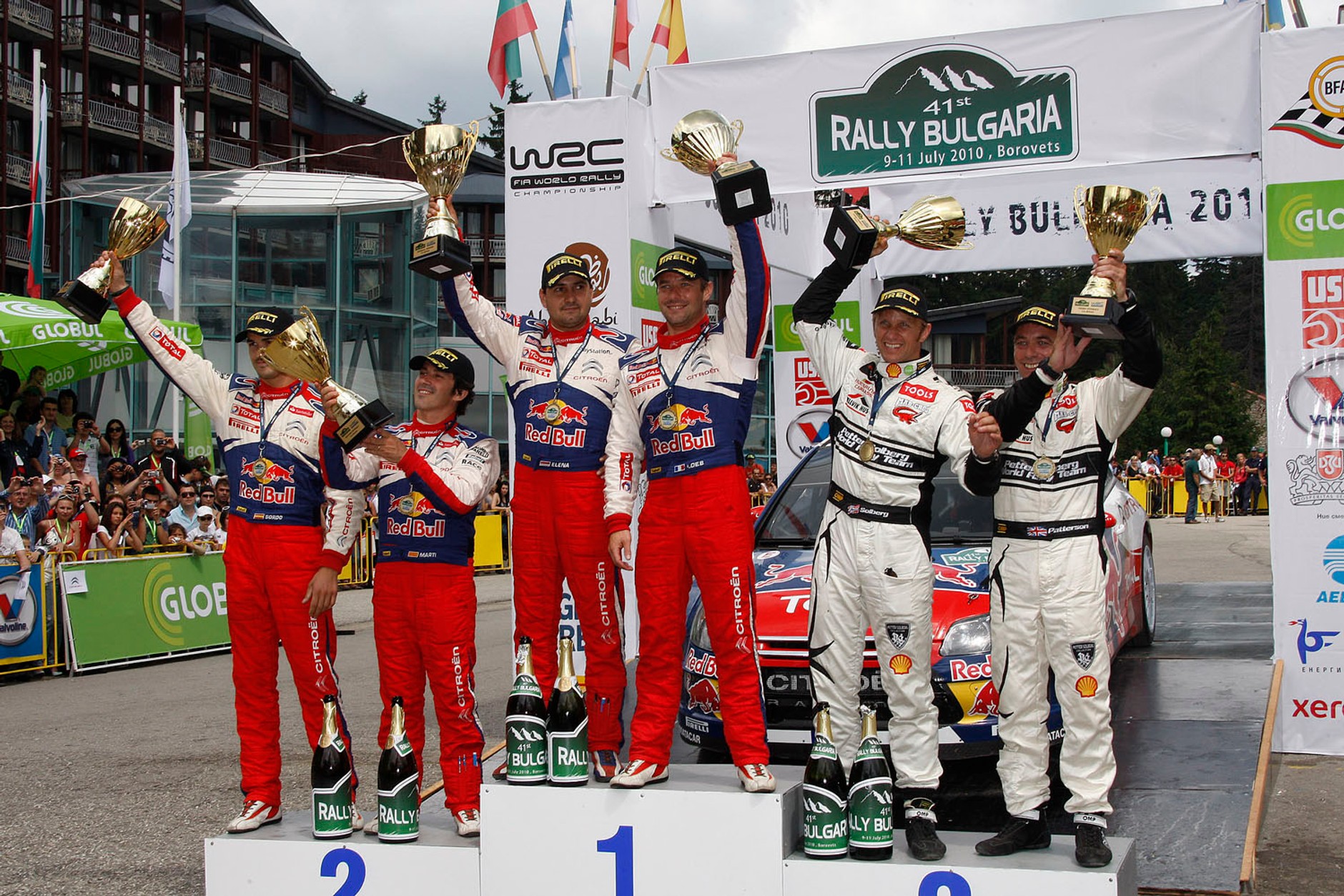 Citroën Total WRT taranuje konkurentów (galeria Rallyworld©Willy Weyens)