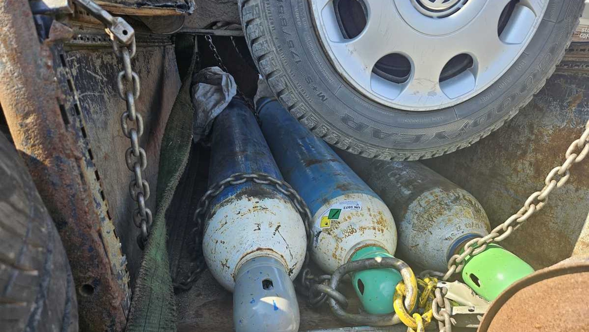 Przewoził osobowego VW w niebezpieczny sposób