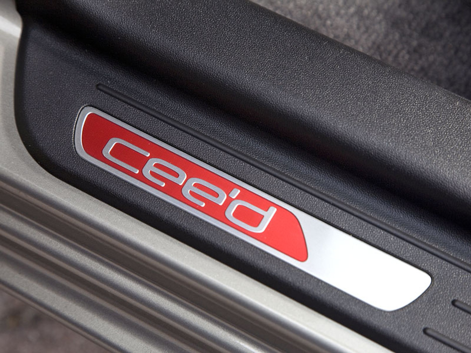 Kia cee´d 2010: pierwsze wrażenia z jazdy