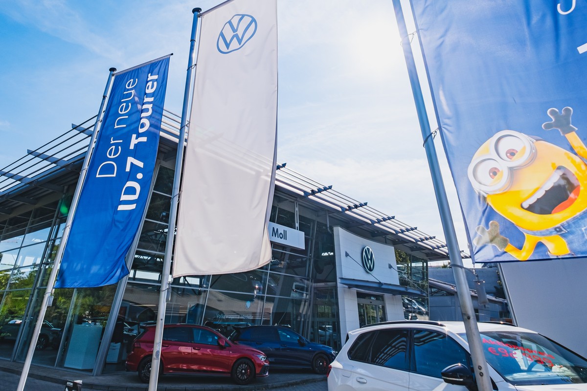 Przetasowania na niemieckim rynku nowych samochodów. VW się cieszy, niektórzy płaczą. A co z chińską ofensywą?