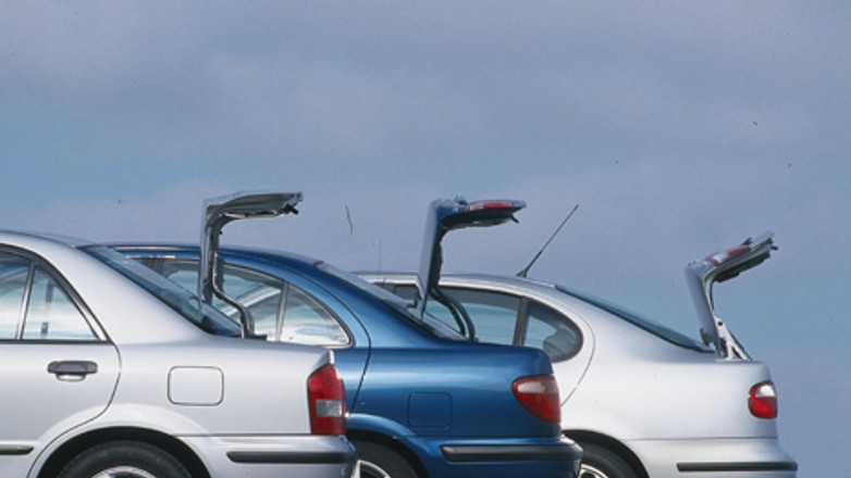 Seat Toledo kontra Nissan Almera i Mazda 323 - Używana limuzyny z ambicjami za nieduże pieniądze