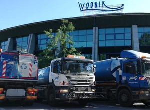 Woda z warszawskich basenów popłynie miejskimi ulicami