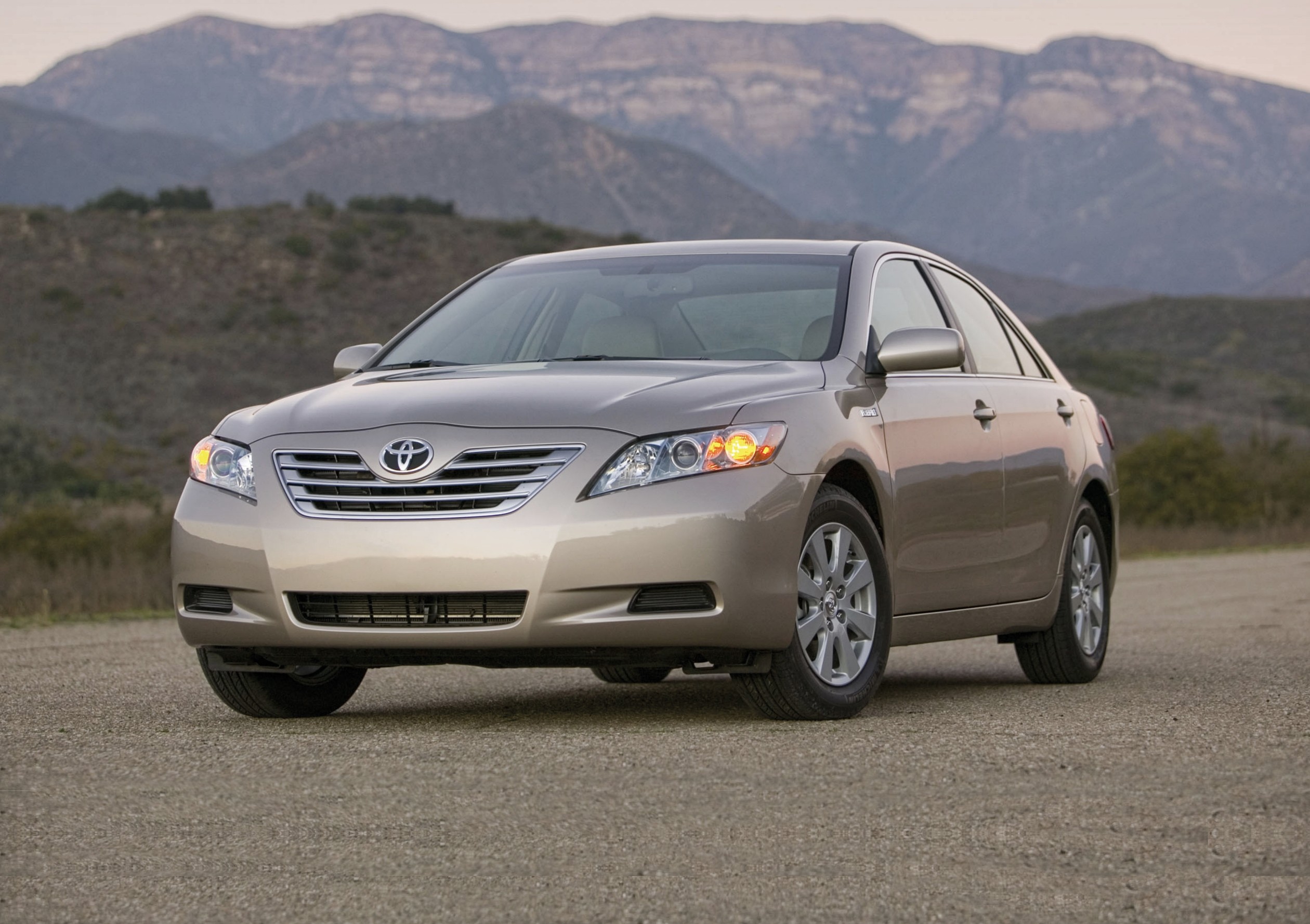 Toyota Camry VI
